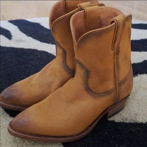 NWOT Billy Short Frye Boots